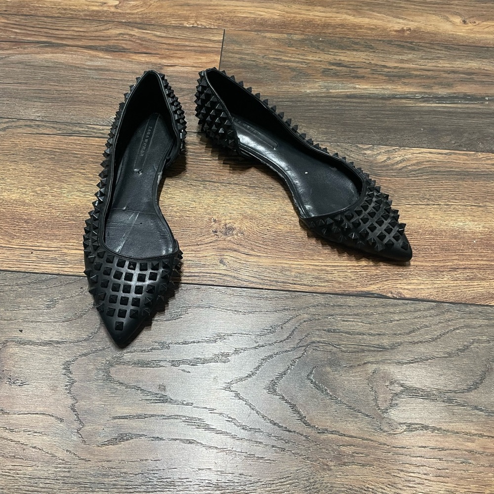 Zara Woman spiked flats